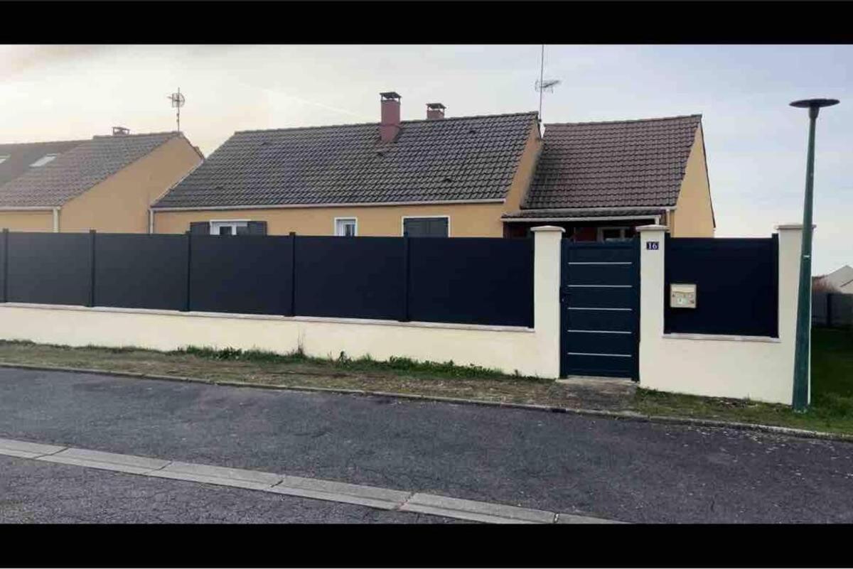 Maison Dans Residence Pavillonnaire Paisible Cannes-Ecluse Bagian luar foto